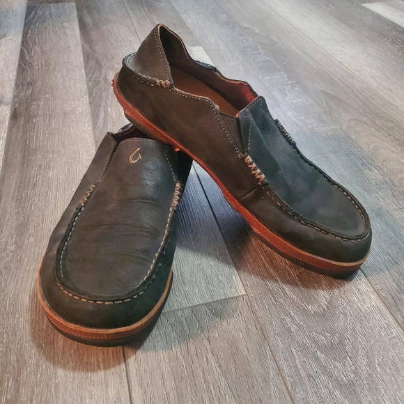 OluKai Moloā Leather Loafers in Black/Toffee